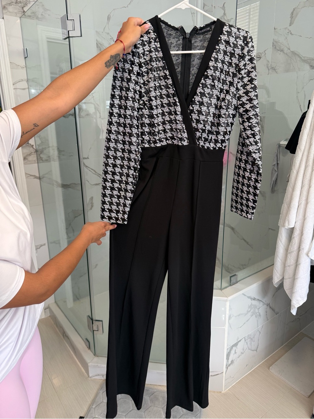Houndstooth V-Neck Long Sleeve Jumpsuit - Black & White
